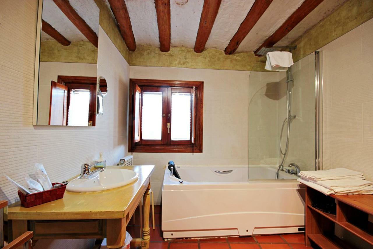 Domitila Rooms Clavijo Exteriör bild
